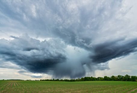 Environment Stimulation - microburst thunderstorm